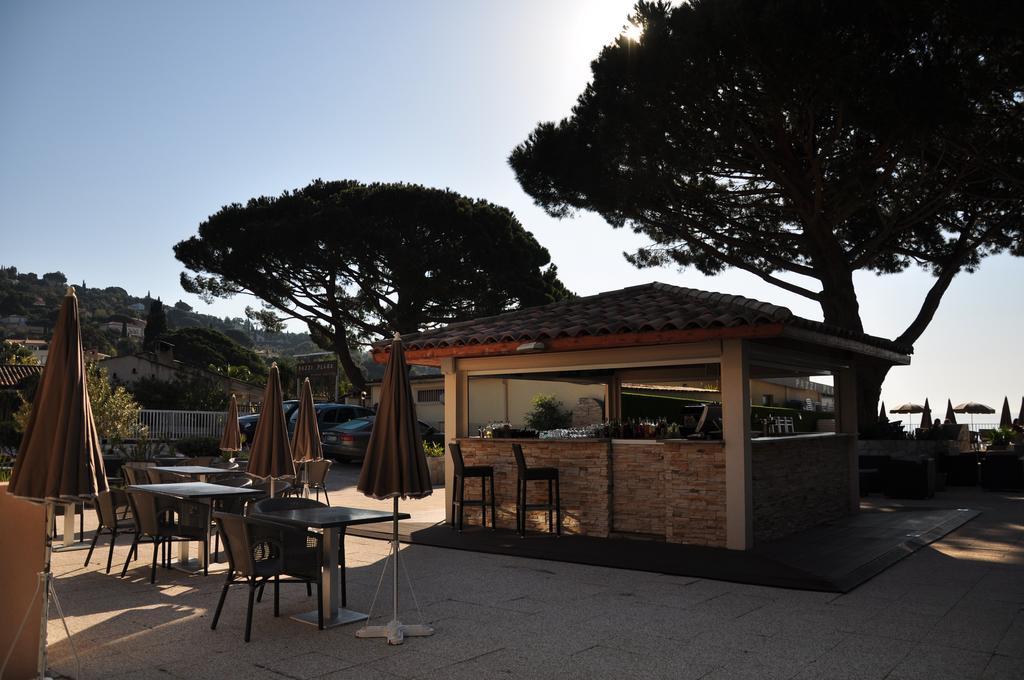 Hotel De La Plage Le Lavandou Kültér fotó