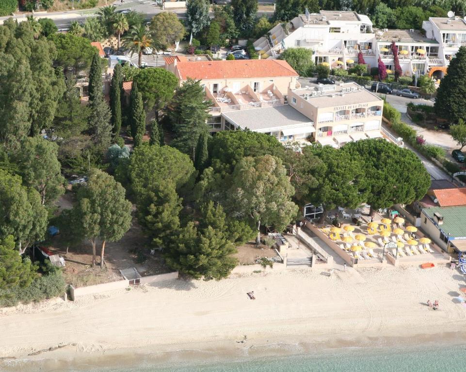 Hotel De La Plage Le Lavandou Kültér fotó